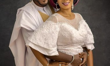 Deyemi Okanlawon raconte de doux souvenirs à leur 7e anniversaire de mariage