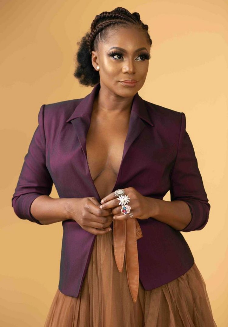 Nous Kiki Omeili’s « Grown & Sexy » Birthday Snaps