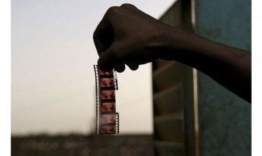 Cinéma africain : droits de distribution et difficultés de conservation limitent la diffusion en Afrique de films pionniers