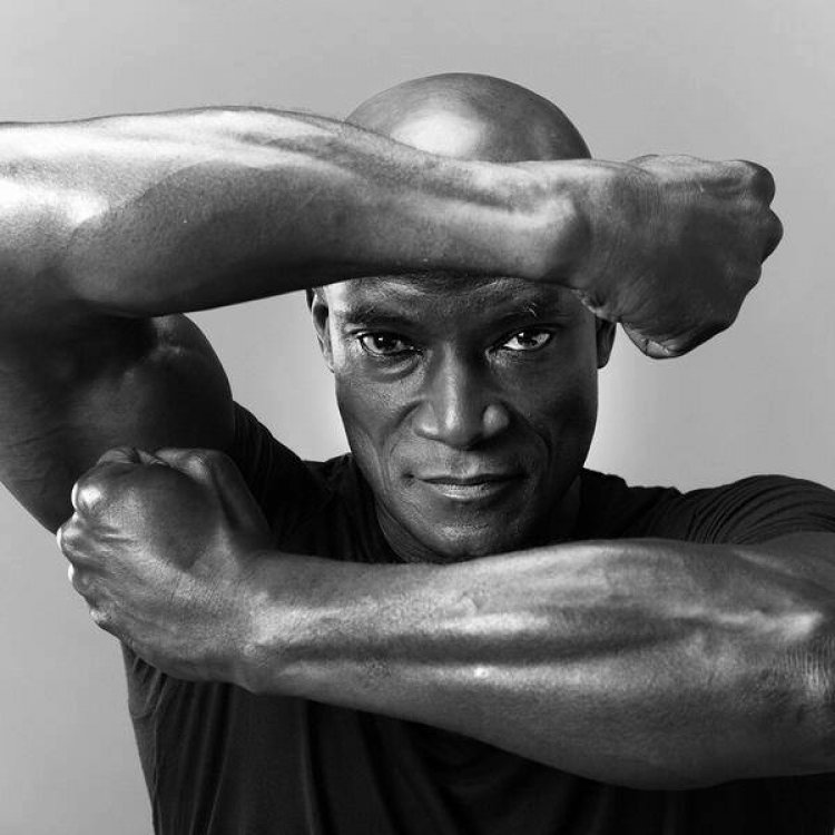 Peter Mensah : L'Acteur au Charisme Incontestable