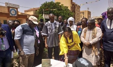 FESPACO 2025 : Roger Gnoan M’Bala, une légende du cinéma ivoirien célébrée à Ouagadougou